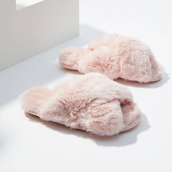 LOFT Shoes - NWT Ann Taylor Loft Pink Furry Slippers